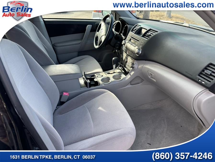 2009 Toyota Highlander 4WD 4dr V6 Base, available for sale in Berlin, Connecticut | Berlin Auto Sales LLC. Berlin, Connecticut 2009 Toyota Highlander 4WD 4dr V6 Base, available for sale in Berlin, Connecticut | Berlin Auto Sales LLC. Berlin, Connecticut