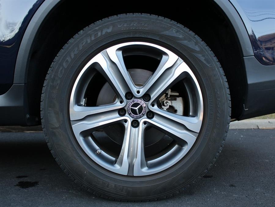 2019 Mercedes-benz Glc GLC 300, available for sale in Great Neck, New York | Auto Expo Ent Inc.. Great Neck, New York 2019 Mercedes-benz Glc GLC 300, available for sale in Great Neck, New York | Auto Expo Ent Inc.. Great Neck, New York