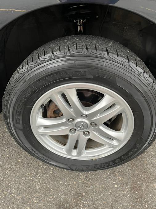 2011 Hyundai Santa Fe FWD 4dr I4 Auto GLS, available for sale in New Britain, Connecticut | Supreme Automotive. New Britain, Connecticut 2011 Hyundai Santa Fe FWD 4dr I4 Auto GLS, available for sale in New Britain, Connecticut | Supreme Automotive. New Britain, Connecticut