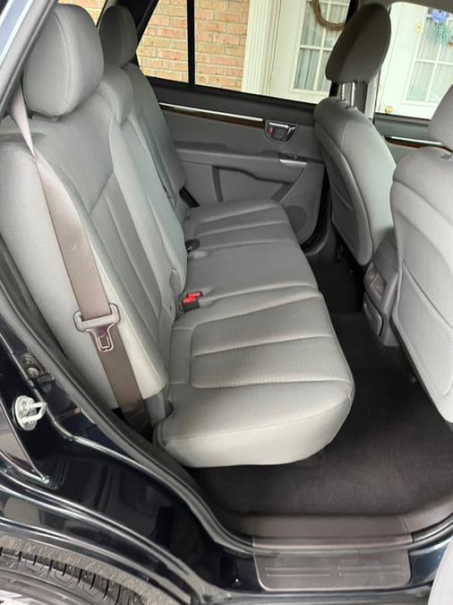 2011 Hyundai Santa Fe FWD 4dr I4 Auto GLS, available for sale in New Britain, Connecticut | Supreme Automotive. New Britain, Connecticut 2011 Hyundai Santa Fe FWD 4dr I4 Auto GLS, available for sale in New Britain, Connecticut | Supreme Automotive. New Britain, Connecticut