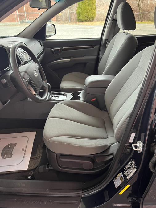 2011 Hyundai Santa Fe FWD 4dr I4 Auto GLS, available for sale in New Britain, Connecticut | Supreme Automotive. New Britain, Connecticut 2011 Hyundai Santa Fe FWD 4dr I4 Auto GLS, available for sale in New Britain, Connecticut | Supreme Automotive. New Britain, Connecticut