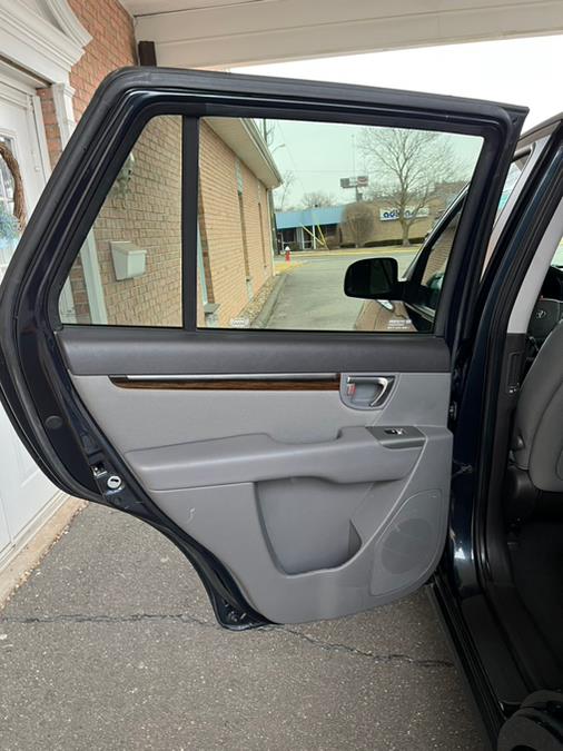 2011 Hyundai Santa Fe FWD 4dr I4 Auto GLS, available for sale in New Britain, Connecticut | Supreme Automotive. New Britain, Connecticut 2011 Hyundai Santa Fe FWD 4dr I4 Auto GLS, available for sale in New Britain, Connecticut | Supreme Automotive. New Britain, Connecticut