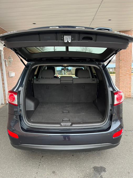 2011 Hyundai Santa Fe FWD 4dr I4 Auto GLS, available for sale in New Britain, Connecticut | Supreme Automotive. New Britain, Connecticut 2011 Hyundai Santa Fe FWD 4dr I4 Auto GLS, available for sale in New Britain, Connecticut | Supreme Automotive. New Britain, Connecticut