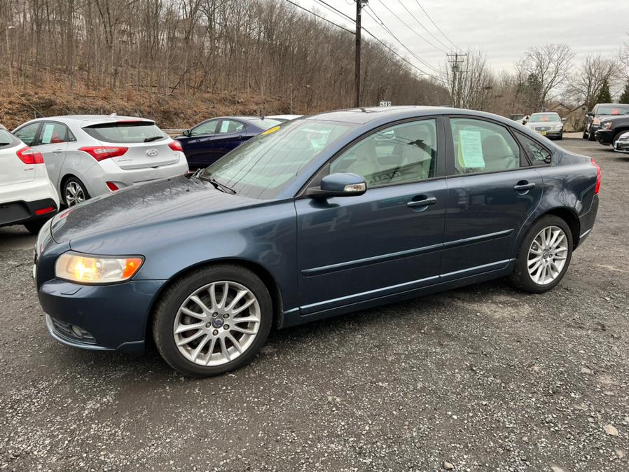 2011 Volvo S40 4dr Sdn w/Moonroof, available for sale in Berlin, Connecticut | Main Auto of Berlin. Berlin, Connecticut 2011 Volvo S40 4dr Sdn w/Moonroof, available for sale in Berlin, Connecticut | Main Auto of Berlin. Berlin, Connecticut