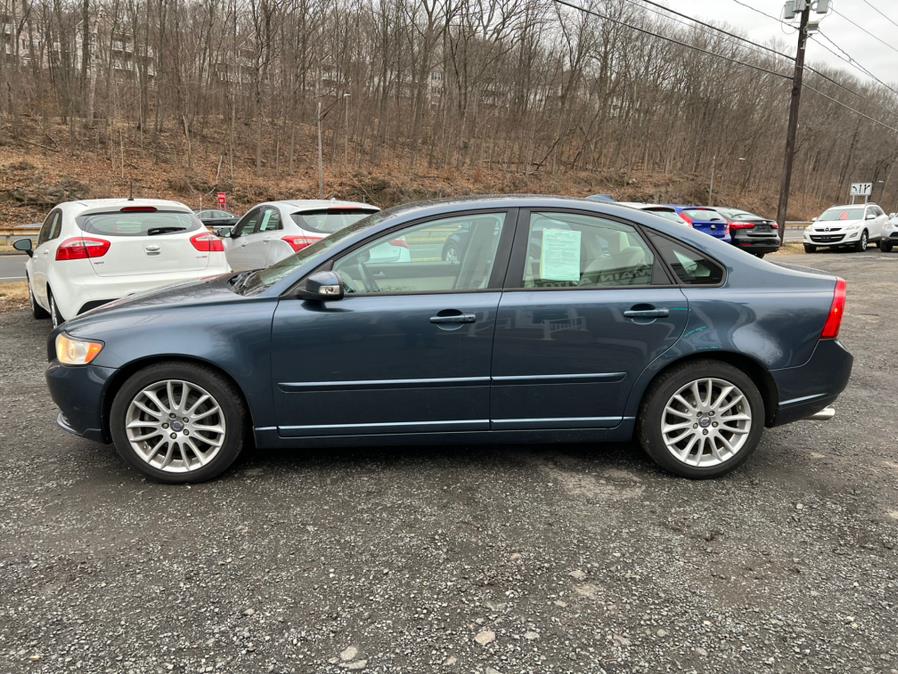 2011 Volvo S40 4dr Sdn w/Moonroof, available for sale in Berlin, Connecticut | Main Auto of Berlin. Berlin, Connecticut 2011 Volvo S40 4dr Sdn w/Moonroof, available for sale in Berlin, Connecticut | Main Auto of Berlin. Berlin, Connecticut