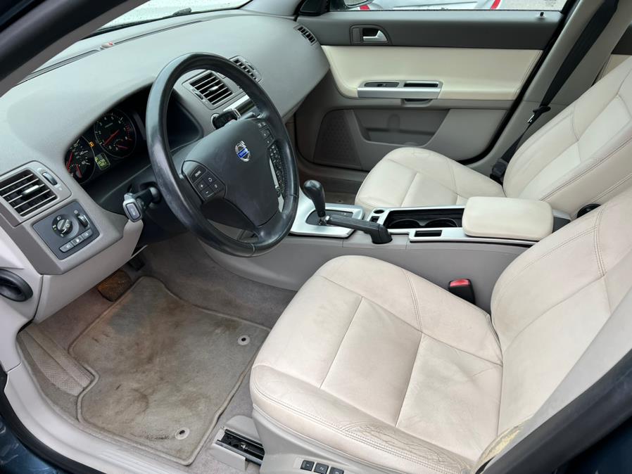 2011 Volvo S40 4dr Sdn w/Moonroof, available for sale in Berlin, Connecticut | Main Auto of Berlin. Berlin, Connecticut 2011 Volvo S40 4dr Sdn w/Moonroof, available for sale in Berlin, Connecticut | Main Auto of Berlin. Berlin, Connecticut