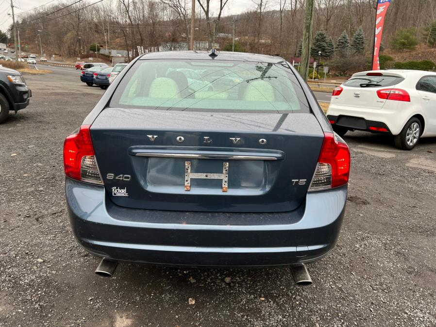 2011 Volvo S40 4dr Sdn w/Moonroof, available for sale in Berlin, Connecticut | Main Auto of Berlin. Berlin, Connecticut 2011 Volvo S40 4dr Sdn w/Moonroof, available for sale in Berlin, Connecticut | Main Auto of Berlin. Berlin, Connecticut