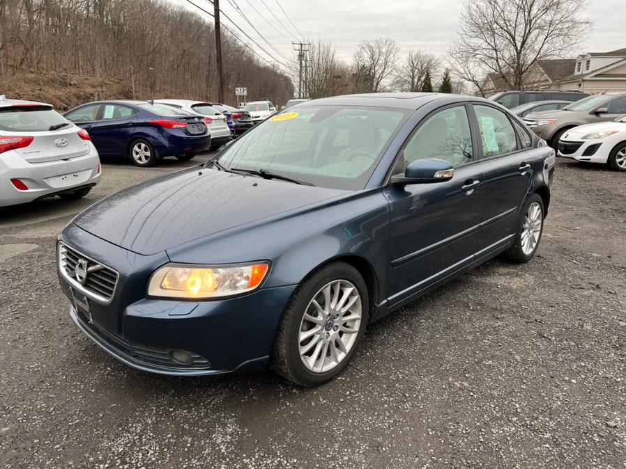 2011 Volvo S40 4dr Sdn w/Moonroof, available for sale in Berlin, Connecticut | Main Auto of Berlin. Berlin, Connecticut 2011 Volvo S40 4dr Sdn w/Moonroof, available for sale in Berlin, Connecticut | Main Auto of Berlin. Berlin, Connecticut