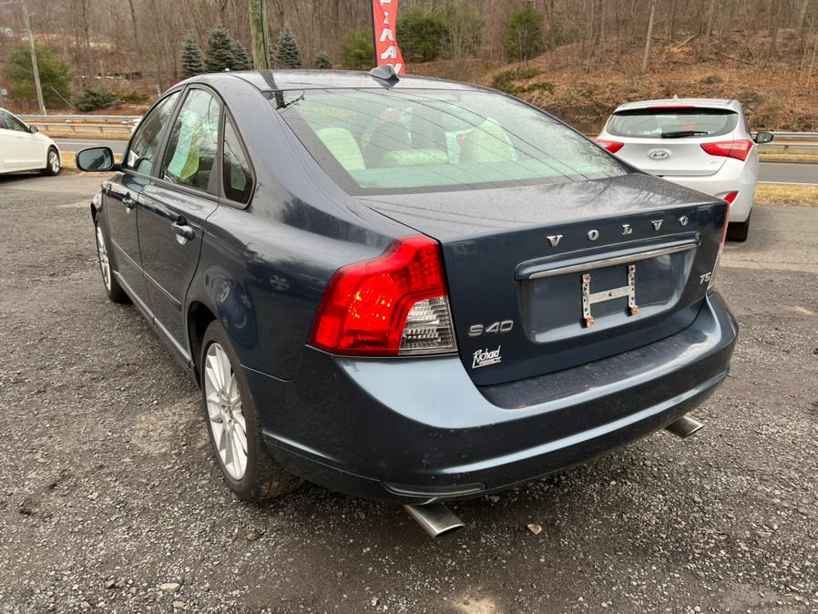 2011 Volvo S40 4dr Sdn w/Moonroof, available for sale in Berlin, Connecticut | Main Auto of Berlin. Berlin, Connecticut 2011 Volvo S40 4dr Sdn w/Moonroof, available for sale in Berlin, Connecticut | Main Auto of Berlin. Berlin, Connecticut