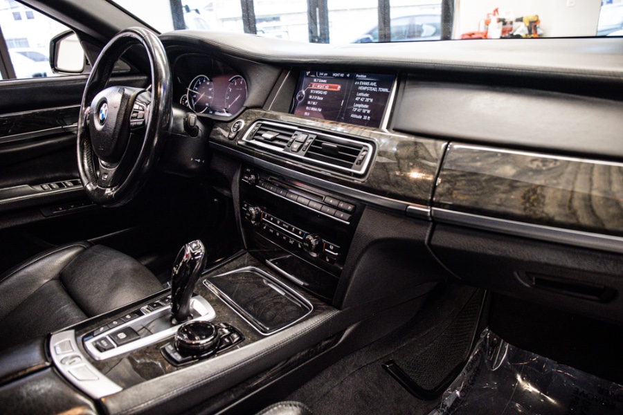 2015 BMW 7 Series 4dr Sdn 750Li xDrive AWD, available for sale in ELMONT, New York | 26 Motors Long Island. ELMONT, New York 2015 BMW 7 Series 4dr Sdn 750Li xDrive AWD, available for sale in ELMONT, New York | 26 Motors Long Island. ELMONT, New York