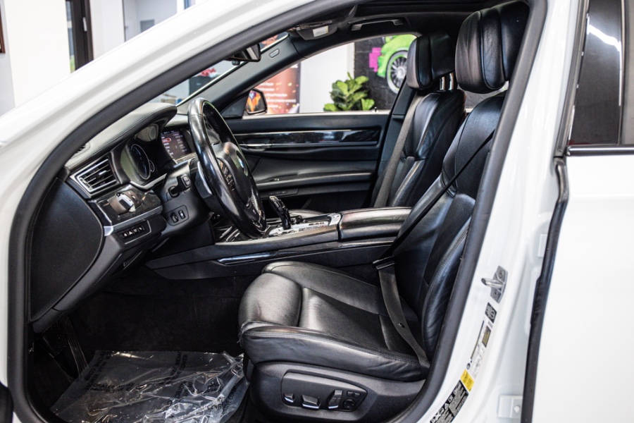 2015 BMW 7 Series 4dr Sdn 750Li xDrive AWD, available for sale in ELMONT, New York | 26 Motors Long Island. ELMONT, New York 2015 BMW 7 Series 4dr Sdn 750Li xDrive AWD, available for sale in ELMONT, New York | 26 Motors Long Island. ELMONT, New York