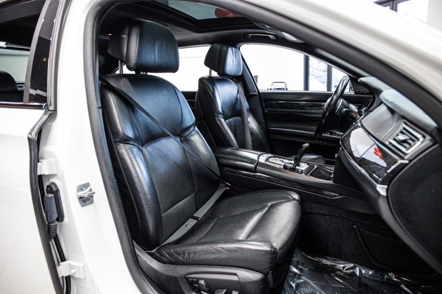 2015 BMW 7 Series 4dr Sdn 750Li xDrive AWD, available for sale in ELMONT, New York | 26 Motors Long Island. ELMONT, New York 2015 BMW 7 Series 4dr Sdn 750Li xDrive AWD, available for sale in ELMONT, New York | 26 Motors Long Island. ELMONT, New York