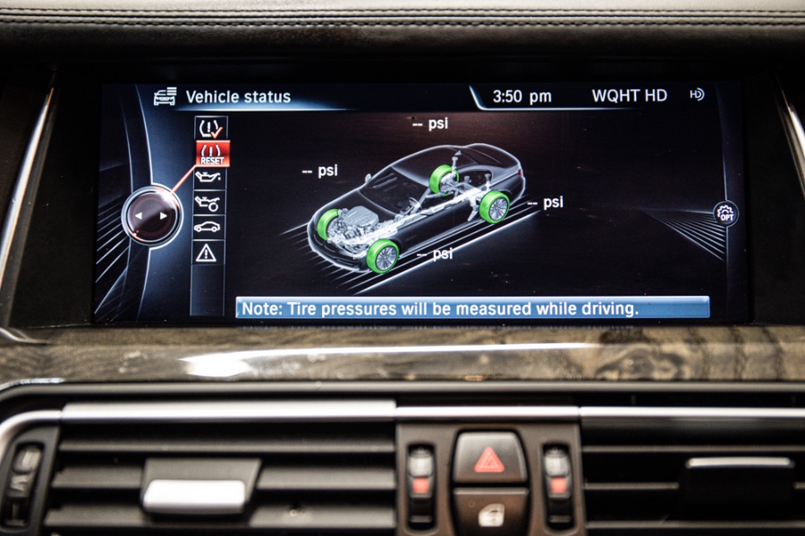 2015 BMW 7 Series 4dr Sdn 750Li xDrive AWD, available for sale in ELMONT, New York | 26 Motors Long Island. ELMONT, New York 2015 BMW 7 Series 4dr Sdn 750Li xDrive AWD, available for sale in ELMONT, New York | 26 Motors Long Island. ELMONT, New York
