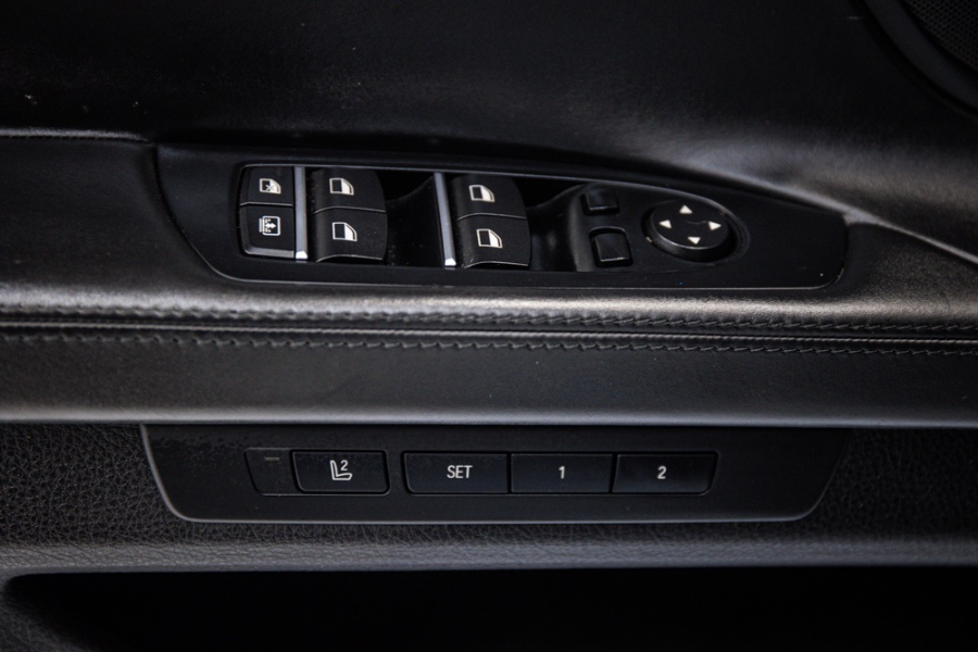 2015 BMW 7 Series 4dr Sdn 750Li xDrive AWD, available for sale in ELMONT, New York | 26 Motors Long Island. ELMONT, New York 2015 BMW 7 Series 4dr Sdn 750Li xDrive AWD, available for sale in ELMONT, New York | 26 Motors Long Island. ELMONT, New York
