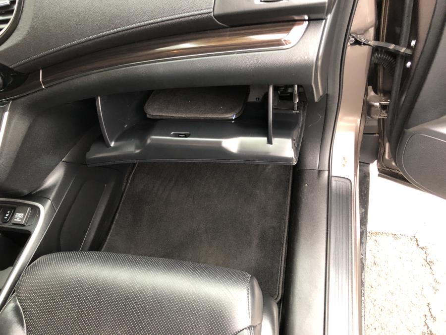 2016 Honda CR-V AWD 5dr EX-L, available for sale in Waterbury, Connecticut | National Auto Brokers, Inc.. Waterbury, Connecticut 2016 Honda CR-V AWD 5dr EX-L, available for sale in Waterbury, Connecticut | National Auto Brokers, Inc.. Waterbury, Connecticut