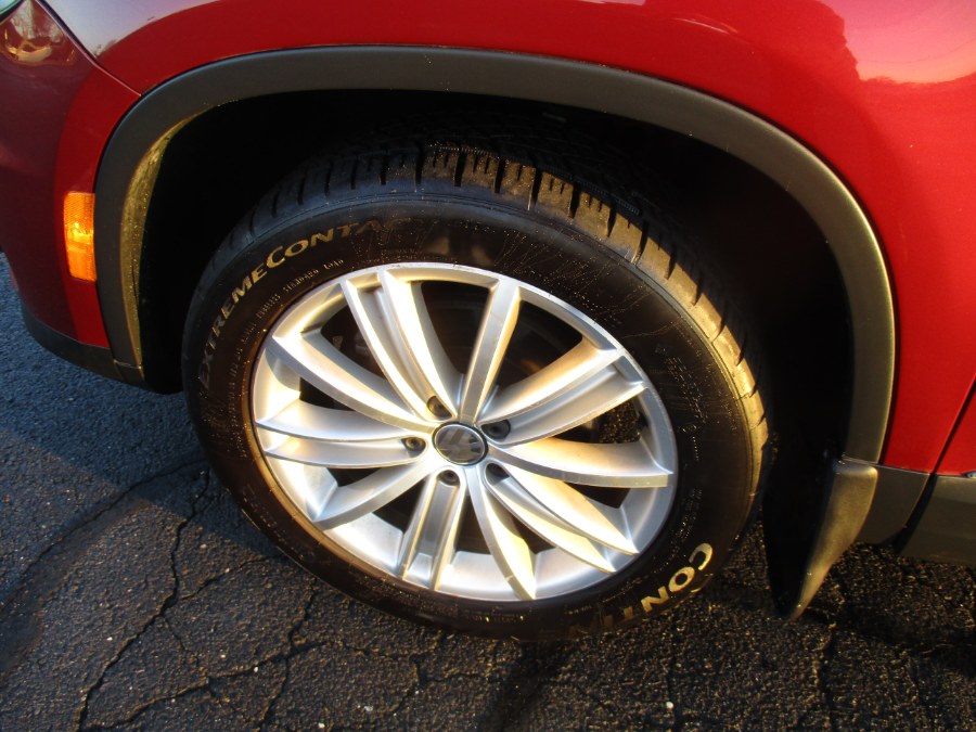 2016 Volkswagen Tiguan 4MOTION 4dr Auto SEL, available for sale in New Britain, Connecticut | Universal Motors LLC. New Britain, Connecticut 2016 Volkswagen Tiguan 4MOTION 4dr Auto SEL, available for sale in New Britain, Connecticut | Universal Motors LLC. New Britain, Connecticut