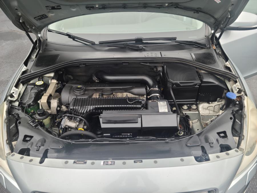 2013 Volvo S60 4dr Sdn T5 Premier Plus FWD, available for sale in Milford, Connecticut | Chip's Auto Sales Inc. Milford, Connecticut 2013 Volvo S60 4dr Sdn T5 Premier Plus FWD, available for sale in Milford, Connecticut | Chip's Auto Sales Inc. Milford, Connecticut