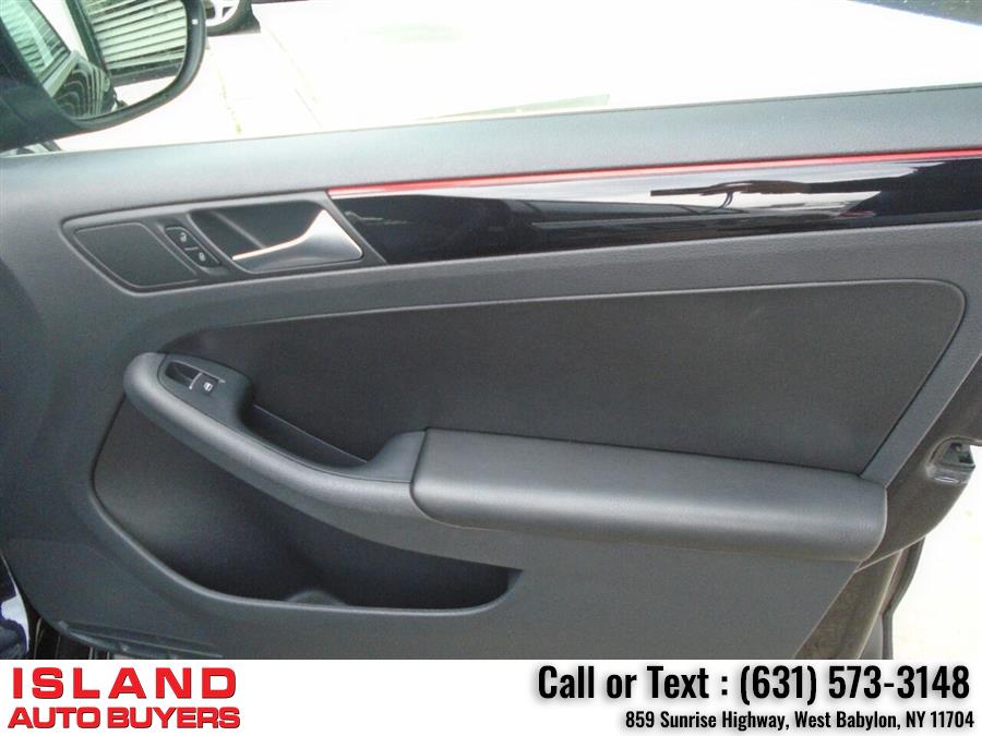 2017 Volkswagen Jetta 2.0T GLI 4dr Sedan 6A, available for sale in West Babylon, New York | Island Auto Buyers. West Babylon, New York 2017 Volkswagen Jetta 2.0T GLI 4dr Sedan 6A, available for sale in West Babylon, New York | Island Auto Buyers. West Babylon, New York