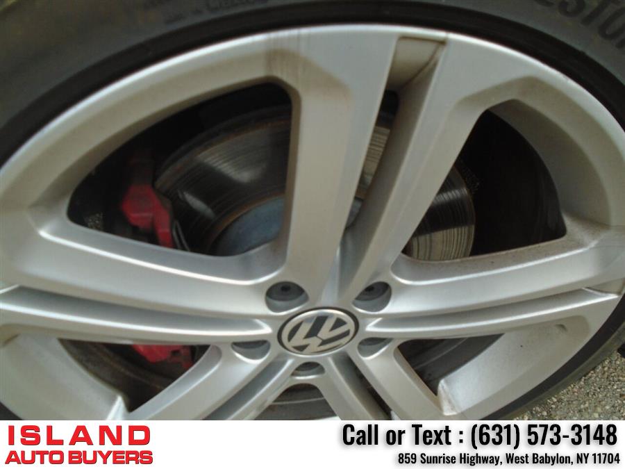2017 Volkswagen Jetta 2.0T GLI 4dr Sedan 6A, available for sale in West Babylon, New York | Island Auto Buyers. West Babylon, New York 2017 Volkswagen Jetta 2.0T GLI 4dr Sedan 6A, available for sale in West Babylon, New York | Island Auto Buyers. West Babylon, New York