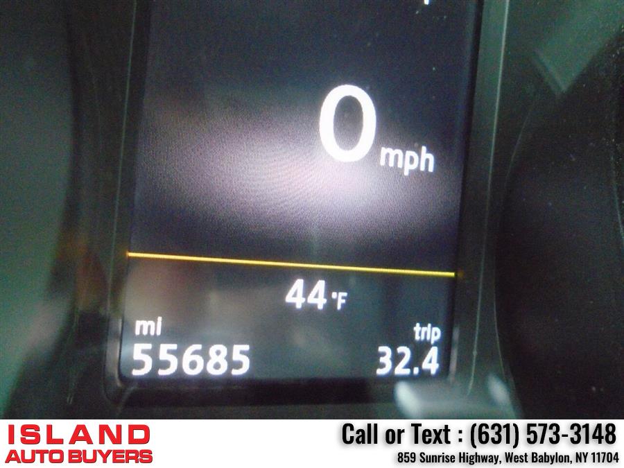 2017 Volkswagen Jetta 2.0T GLI 4dr Sedan 6A, available for sale in West Babylon, New York | Island Auto Buyers. West Babylon, New York 2017 Volkswagen Jetta 2.0T GLI 4dr Sedan 6A, available for sale in West Babylon, New York | Island Auto Buyers. West Babylon, New York