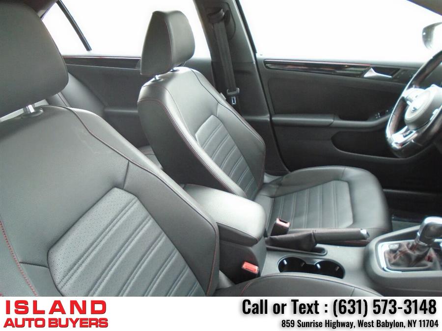 2017 Volkswagen Jetta 2.0T GLI 4dr Sedan 6A, available for sale in West Babylon, New York | Island Auto Buyers. West Babylon, New York 2017 Volkswagen Jetta 2.0T GLI 4dr Sedan 6A, available for sale in West Babylon, New York | Island Auto Buyers. West Babylon, New York