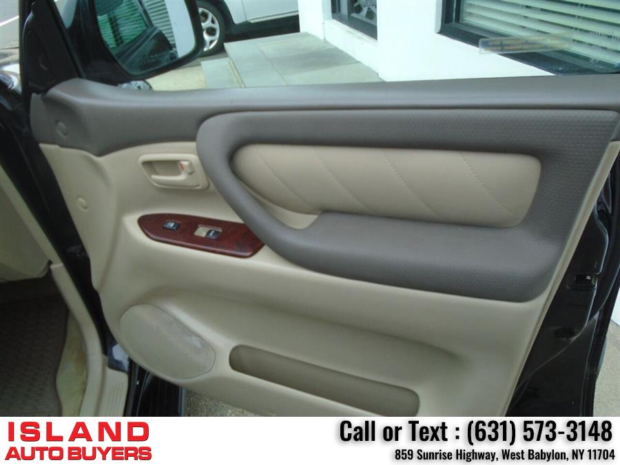 2005 Toyota Land Cruiser Base AWD 4dr SUV, available for sale in West Babylon, New York | Island Auto Buyers. West Babylon, New York 2005 Toyota Land Cruiser Base AWD 4dr SUV, available for sale in West Babylon, New York | Island Auto Buyers. West Babylon, New York