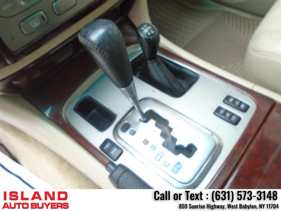 2005 Toyota Land Cruiser Base AWD 4dr SUV, available for sale in West Babylon, New York | Island Auto Buyers. West Babylon, New York 2005 Toyota Land Cruiser Base AWD 4dr SUV, available for sale in West Babylon, New York | Island Auto Buyers. West Babylon, New York