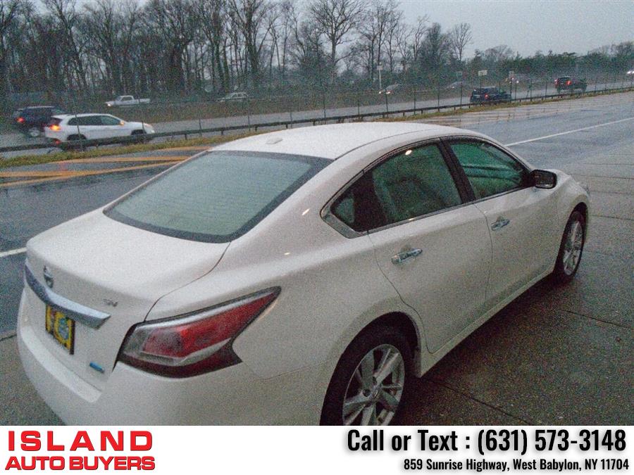 2014 Nissan Altima 2.5 SV 4dr Sedan, available for sale in West Babylon, New York | Island Auto Buyers. West Babylon, New York 2014 Nissan Altima 2.5 SV 4dr Sedan, available for sale in West Babylon, New York | Island Auto Buyers. West Babylon, New York