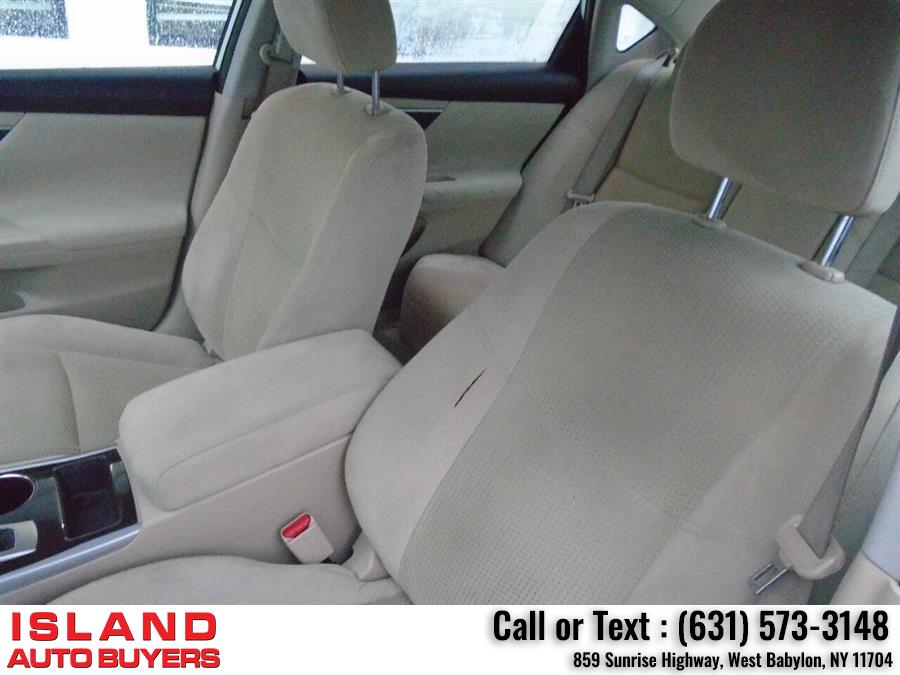 2014 Nissan Altima 2.5 SV 4dr Sedan, available for sale in West Babylon, New York | Island Auto Buyers. West Babylon, New York 2014 Nissan Altima 2.5 SV 4dr Sedan, available for sale in West Babylon, New York | Island Auto Buyers. West Babylon, New York