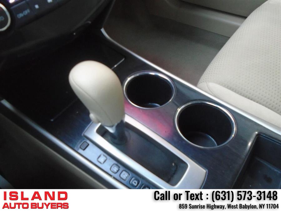 2014 Nissan Altima 2.5 SV 4dr Sedan, available for sale in West Babylon, New York | Island Auto Buyers. West Babylon, New York 2014 Nissan Altima 2.5 SV 4dr Sedan, available for sale in West Babylon, New York | Island Auto Buyers. West Babylon, New York