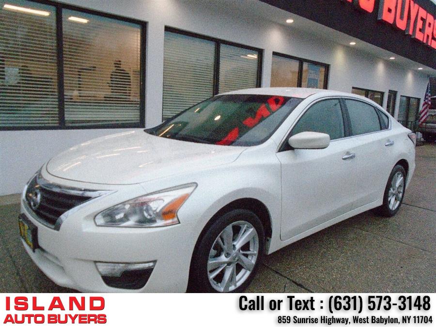 2014 Nissan Altima 2.5 SV 4dr Sedan, available for sale in West Babylon, New York | Island Auto Buyers. West Babylon, New York 2014 Nissan Altima 2.5 SV 4dr Sedan, available for sale in West Babylon, New York | Island Auto Buyers. West Babylon, New York