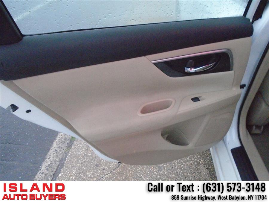 2014 Nissan Altima 2.5 SV 4dr Sedan, available for sale in West Babylon, New York | Island Auto Buyers. West Babylon, New York 2014 Nissan Altima 2.5 SV 4dr Sedan, available for sale in West Babylon, New York | Island Auto Buyers. West Babylon, New York