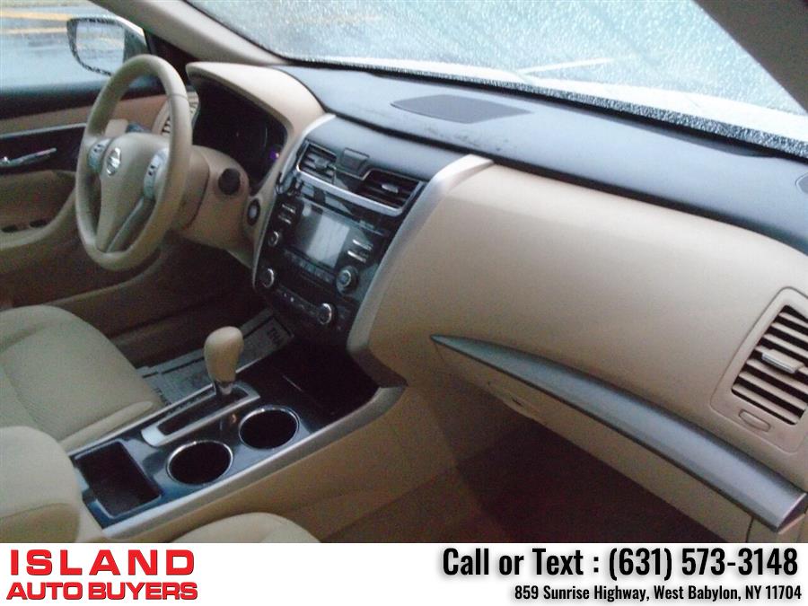 2014 Nissan Altima 2.5 SV 4dr Sedan, available for sale in West Babylon, New York | Island Auto Buyers. West Babylon, New York 2014 Nissan Altima 2.5 SV 4dr Sedan, available for sale in West Babylon, New York | Island Auto Buyers. West Babylon, New York
