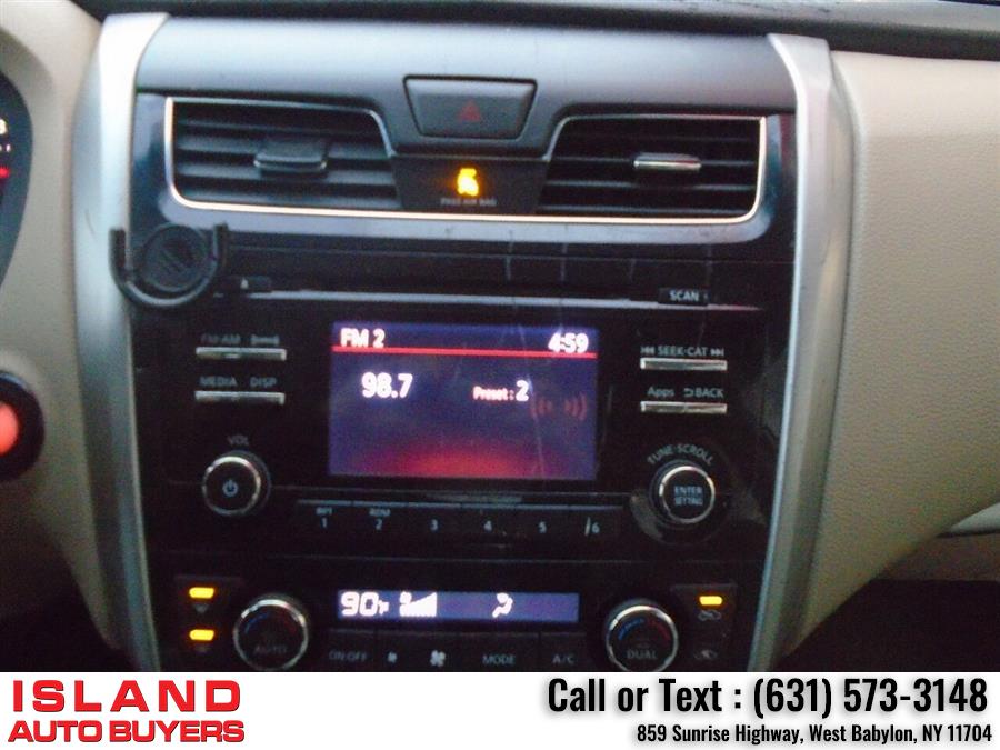 2014 Nissan Altima 2.5 SV 4dr Sedan, available for sale in West Babylon, New York | Island Auto Buyers. West Babylon, New York 2014 Nissan Altima 2.5 SV 4dr Sedan, available for sale in West Babylon, New York | Island Auto Buyers. West Babylon, New York