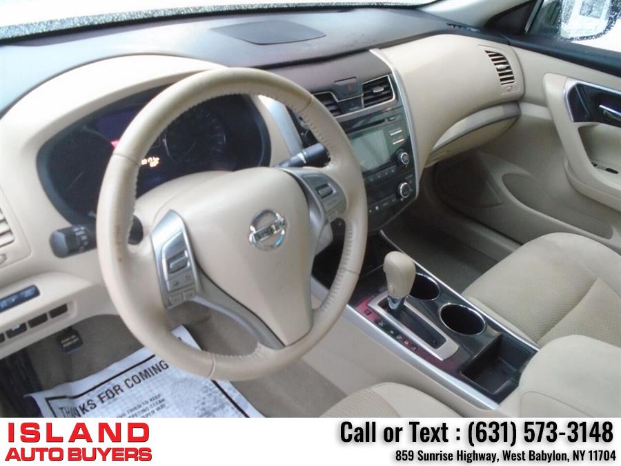 2014 Nissan Altima 2.5 SV 4dr Sedan, available for sale in West Babylon, New York | Island Auto Buyers. West Babylon, New York 2014 Nissan Altima 2.5 SV 4dr Sedan, available for sale in West Babylon, New York | Island Auto Buyers. West Babylon, New York