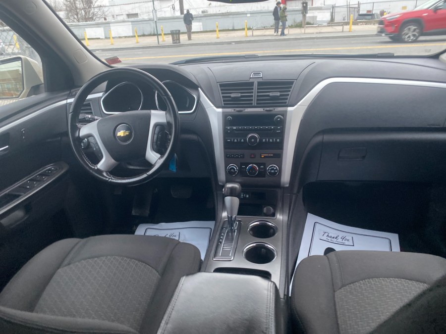 2012 Chevrolet Traverse FWD 4dr LT w/1LT, available for sale in Middle Village, New York | Middle Village Motors . Middle Village, New York 2012 Chevrolet Traverse FWD 4dr LT w/1LT, available for sale in Middle Village, New York | Middle Village Motors . Middle Village, New York