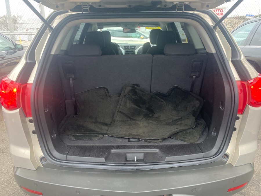 2012 Chevrolet Traverse FWD 4dr LT w/1LT, available for sale in Middle Village, New York | Middle Village Motors . Middle Village, New York 2012 Chevrolet Traverse FWD 4dr LT w/1LT, available for sale in Middle Village, New York | Middle Village Motors . Middle Village, New York