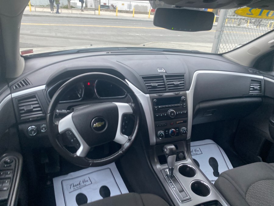 2012 Chevrolet Traverse FWD 4dr LT w/1LT, available for sale in Middle Village, New York | Middle Village Motors . Middle Village, New York 2012 Chevrolet Traverse FWD 4dr LT w/1LT, available for sale in Middle Village, New York | Middle Village Motors . Middle Village, New York