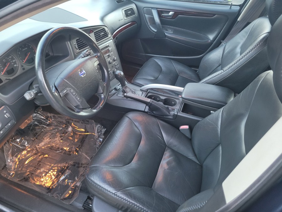 2001 Volvo V70 XC AWD A SR 5dr Wgn AWD Turbo w/SR, available for sale in Auburn, New Hampshire | ODA Auto Precision LLC. Auburn, New Hampshire 2001 Volvo V70 XC AWD A SR 5dr Wgn AWD Turbo w/SR, available for sale in Auburn, New Hampshire | ODA Auto Precision LLC. Auburn, New Hampshire