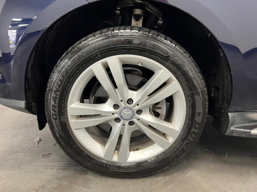 2015 Mercedes-Benz M-Class 4MATIC 4dr ML350, available for sale in Elizabeth, New Jersey | M Auto Group. Elizabeth, New Jersey 2015 Mercedes-Benz M-Class 4MATIC 4dr ML350, available for sale in Elizabeth, New Jersey | M Auto Group. Elizabeth, New Jersey