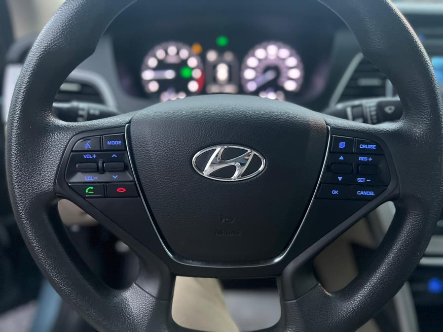 2015 Hyundai Sonata 4dr Sdn 2.4L SE PZEV, available for sale in Springfield, Massachusetts | Jordan Auto Sales. Springfield, Massachusetts 2015 Hyundai Sonata 4dr Sdn 2.4L SE PZEV, available for sale in Springfield, Massachusetts | Jordan Auto Sales. Springfield, Massachusetts