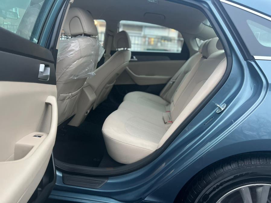 2015 Hyundai Sonata 4dr Sdn 2.4L SE PZEV, available for sale in Springfield, Massachusetts | Jordan Auto Sales. Springfield, Massachusetts 2015 Hyundai Sonata 4dr Sdn 2.4L SE PZEV, available for sale in Springfield, Massachusetts | Jordan Auto Sales. Springfield, Massachusetts