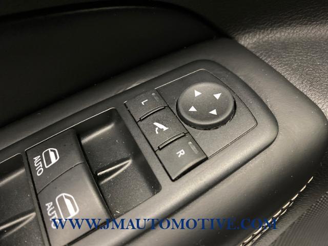 2015 Jeep Grand Cherokee 4WD 4dr Overland, available for sale in Naugatuck, Connecticut | J&M Automotive Sls&Svc LLC. Naugatuck, Connecticut 2015 Jeep Grand Cherokee 4WD 4dr Overland, available for sale in Naugatuck, Connecticut | J&M Automotive Sls&Svc LLC. Naugatuck, Connecticut