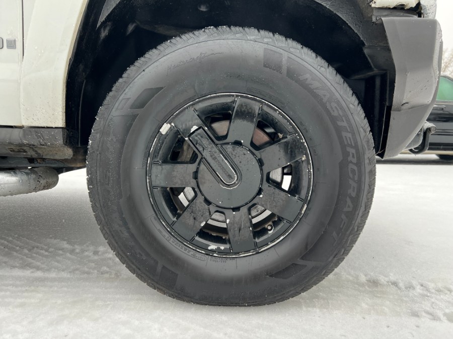 2006 HUMMER H3 4dr 4WD SUV, available for sale in Ortonville, Michigan | Marsh Auto Sales LLC. Ortonville, Michigan 2006 HUMMER H3 4dr 4WD SUV, available for sale in Ortonville, Michigan | Marsh Auto Sales LLC. Ortonville, Michigan