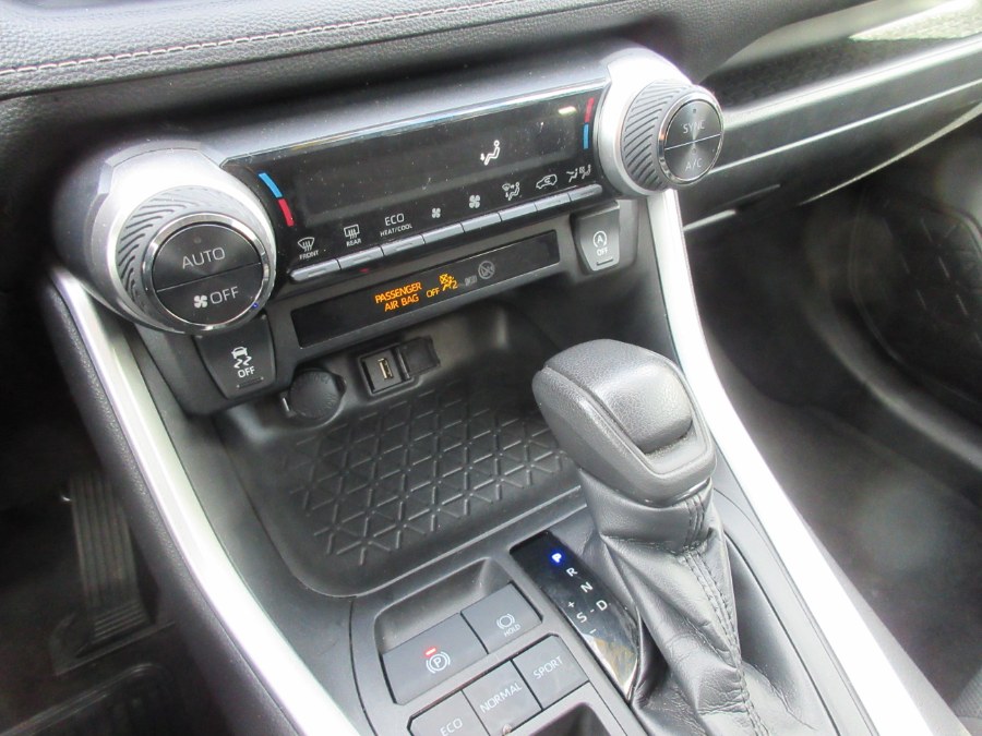 2021 Toyota RAV4 XLE FWD (Natl), available for sale in Linden, New Jersey | Route 27 Auto Mall. Linden, New Jersey 2021 Toyota RAV4 XLE FWD (Natl), available for sale in Linden, New Jersey | Route 27 Auto Mall. Linden, New Jersey