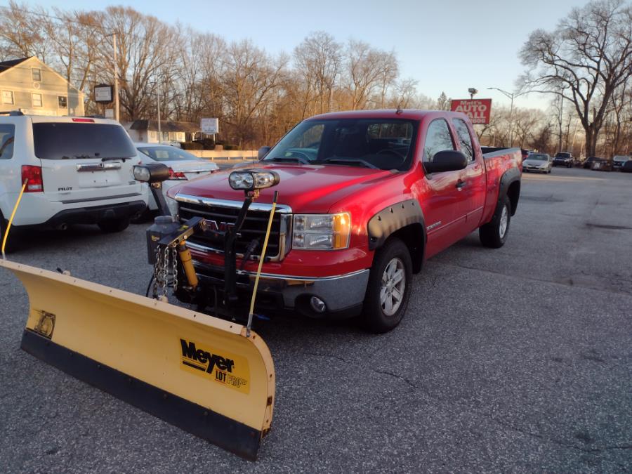 2011 GMC Sierra 1500 4WD Ext Cab 143.5" SLE, available for sale in Chicopee, Massachusetts | Matts Auto Mall LLC. Chicopee, Massachusetts