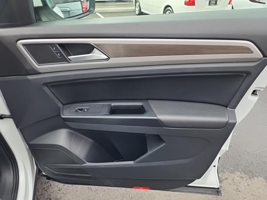 2019 Volkswagen Atlas 3.6L V6 SEL 4MOTION, available for sale in Islip, New York | L.I. Auto Gallery. Islip, New York 2019 Volkswagen Atlas 3.6L V6 SEL 4MOTION, available for sale in Islip, New York | L.I. Auto Gallery. Islip, New York