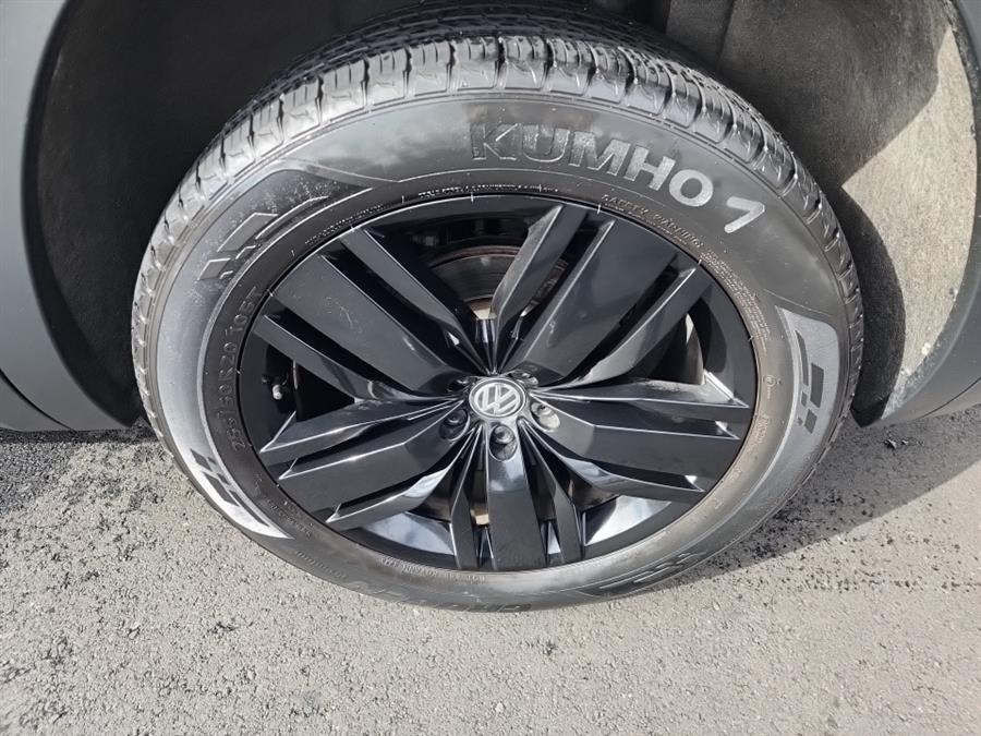 2019 Volkswagen Atlas 3.6L V6 SEL 4MOTION, available for sale in Islip, New York | L.I. Auto Gallery. Islip, New York 2019 Volkswagen Atlas 3.6L V6 SEL 4MOTION, available for sale in Islip, New York | L.I. Auto Gallery. Islip, New York