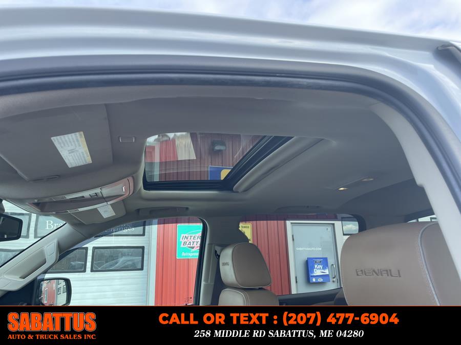 2017 GMC Sierra 1500 4WD Crew Cab 143.5" Denali, available for sale in Sabattus, Maine | Sabattus Auto and Truck Sales Inc. Sabattus, Maine 2017 GMC Sierra 1500 4WD Crew Cab 143.5" Denali, available for sale in Sabattus, Maine | Sabattus Auto and Truck Sales Inc. Sabattus, Maine