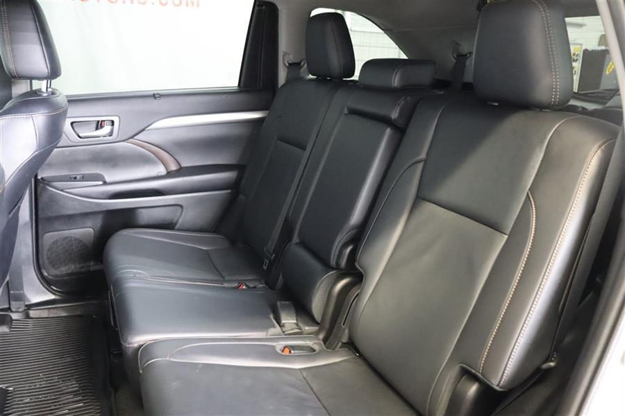 2019 Toyota Highlander XLE, available for sale in Paterson, New Jersey | Fast Track Motors. Paterson, New Jersey 2019 Toyota Highlander XLE, available for sale in Paterson, New Jersey | Fast Track Motors. Paterson, New Jersey